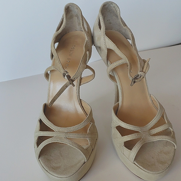 New Colin Stuart 4 1/2" suede cream heel size 7 NWT - Picture 2 of 9